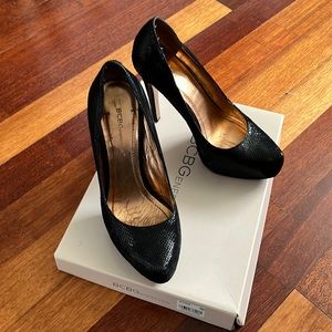 Black BG parade BCBG sandalwood snake heels